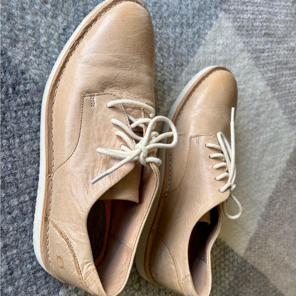 Born Wavz Leather Oxfords Size 10